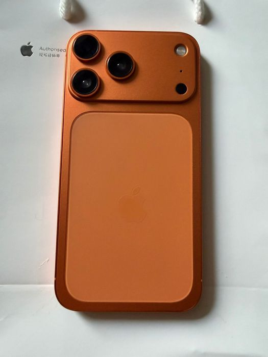 Iphone xr в корпусе 17pro 256гб