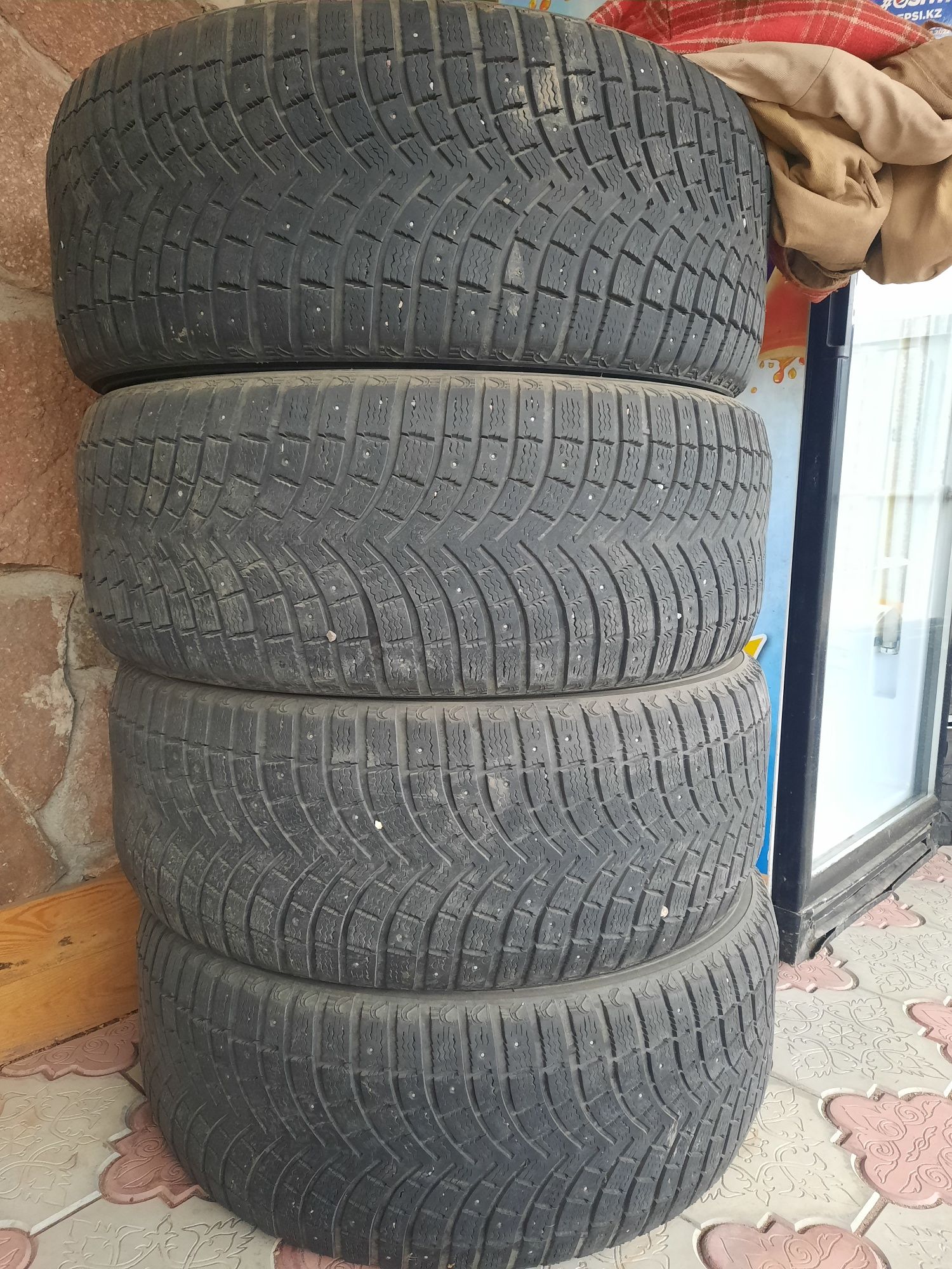 Шины 285/60/18 зимние MICHELIN