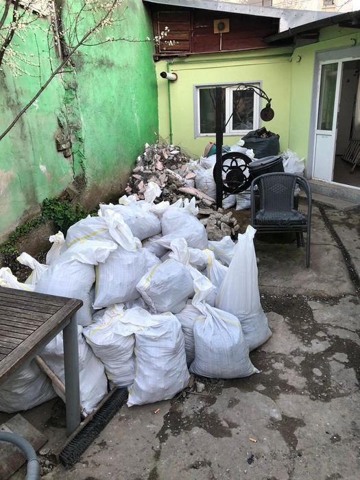 Debarasari locuinte,transport moloz,lemne,gunoi,decopertări faianță,