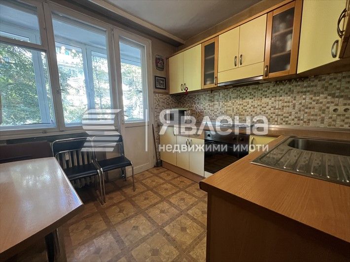 Продава се Тристаен апартамент в София, Славия - 95 кв.м за 3137 €/кв.м - Снимка #4