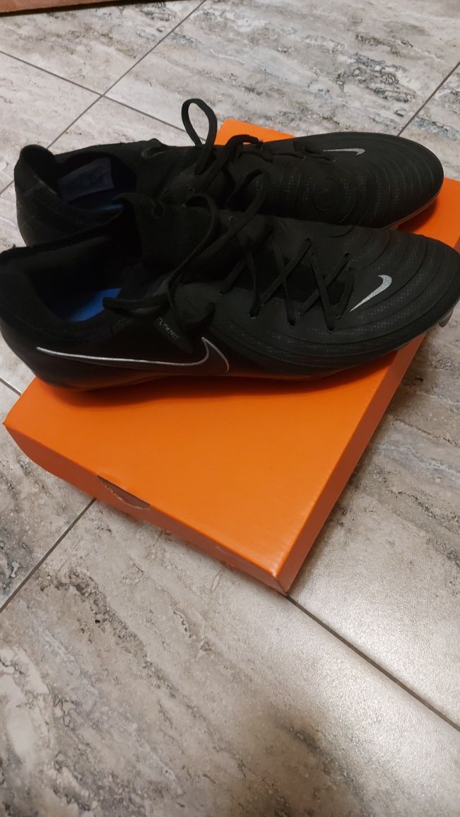 Оригинални бутонки Nike