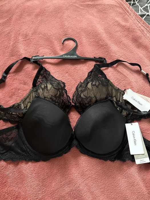 Нови сутиени Calvin Klein