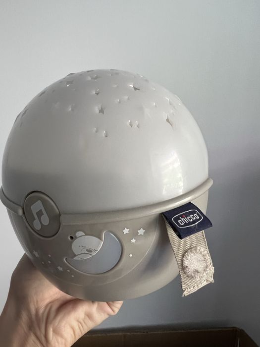 Lampǎ de veghe şi proiector de stele Chicco Next2stars