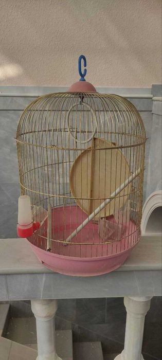 Клетка для птицы — прочная и безопасная