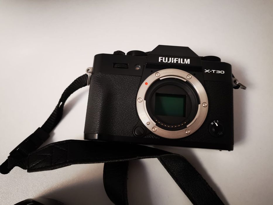 Aparat foto Fujifilm xt 30 cu obiectiv Fuji  18-55mm