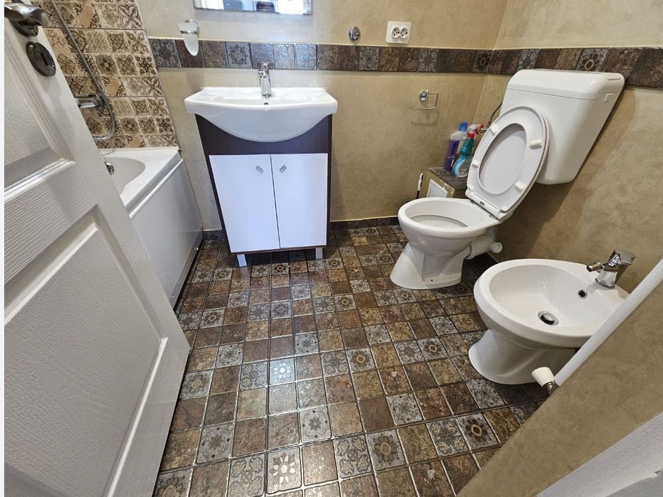 Închiriez apartament 1/2camere!!!
