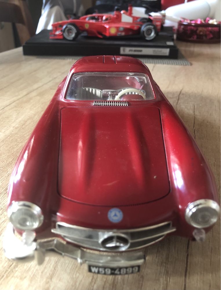 Vand macheta Mercedes 300 SL 1954 scara 1:18 Burago