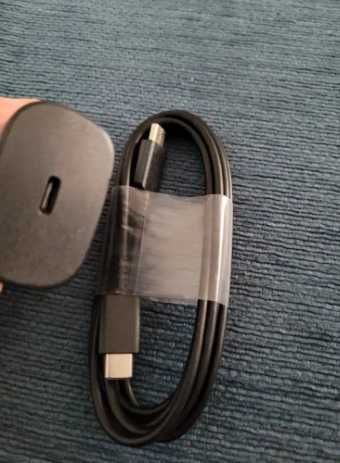 Бързо зареждащо зарядно 25W