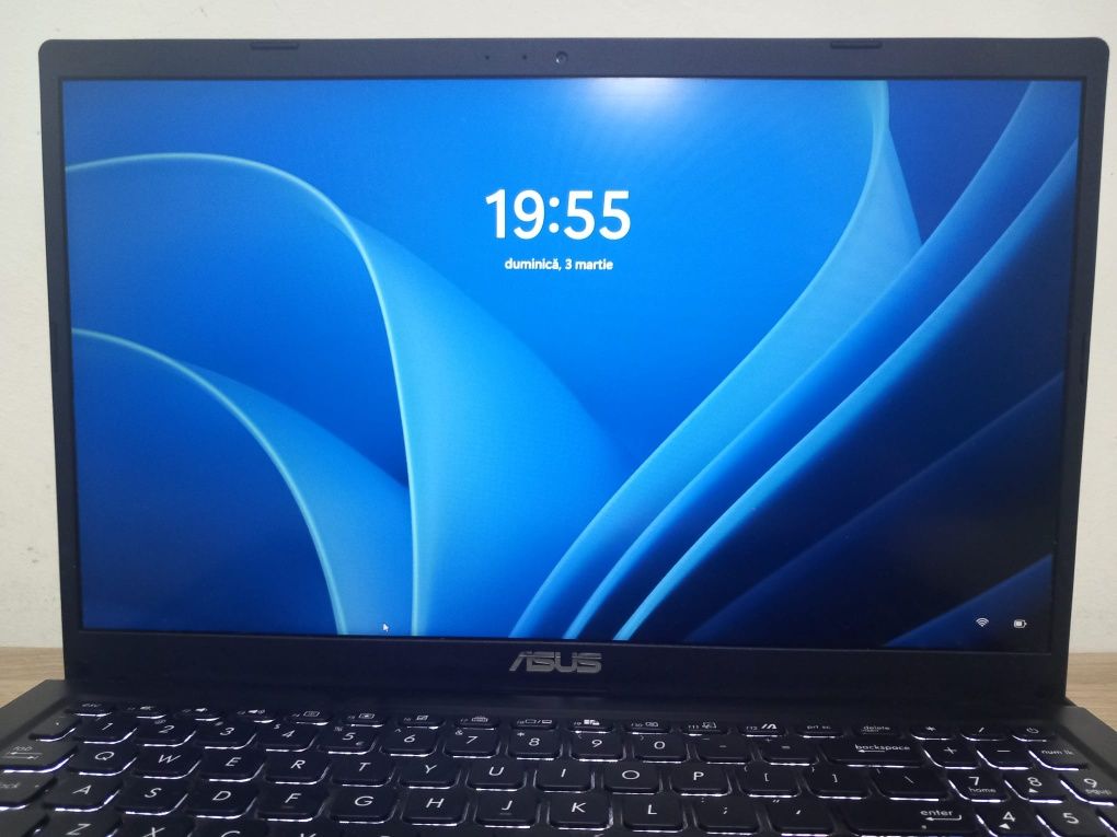 Asus vivobook 14