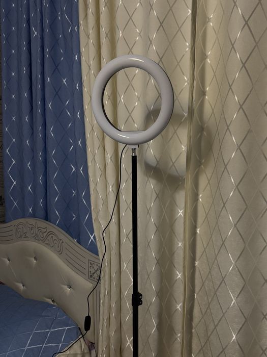 Штатив для телефона с лампой