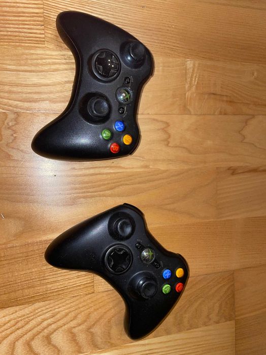 Consola jocuri XBOX 360 S 250 GB HDD + 2 controlere wireless