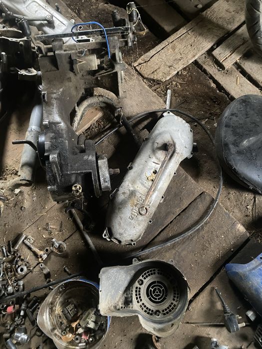 Vand piese de scutere