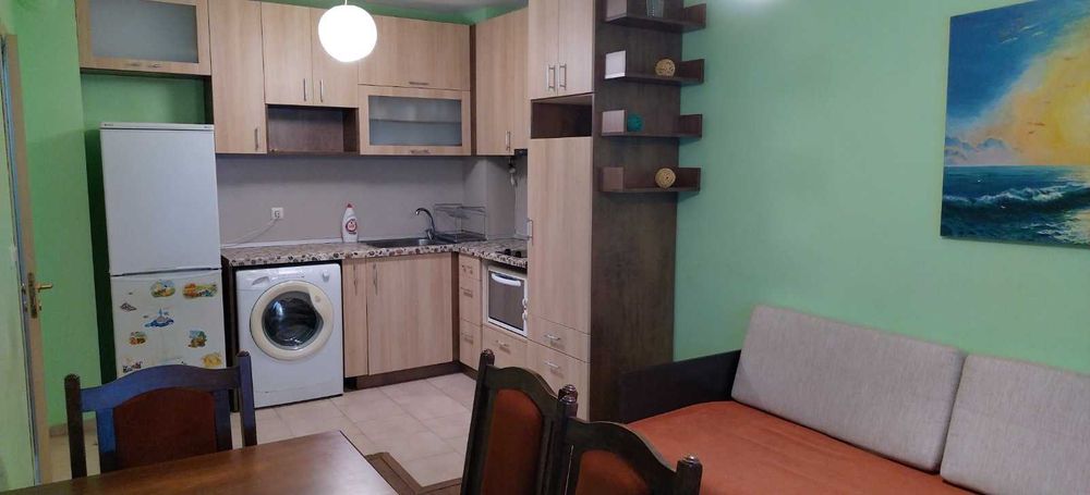 Дава се под наем Двустаен апартамент в Варна, ВИНС - 42 кв.м за 433.5 € - Снимка #1