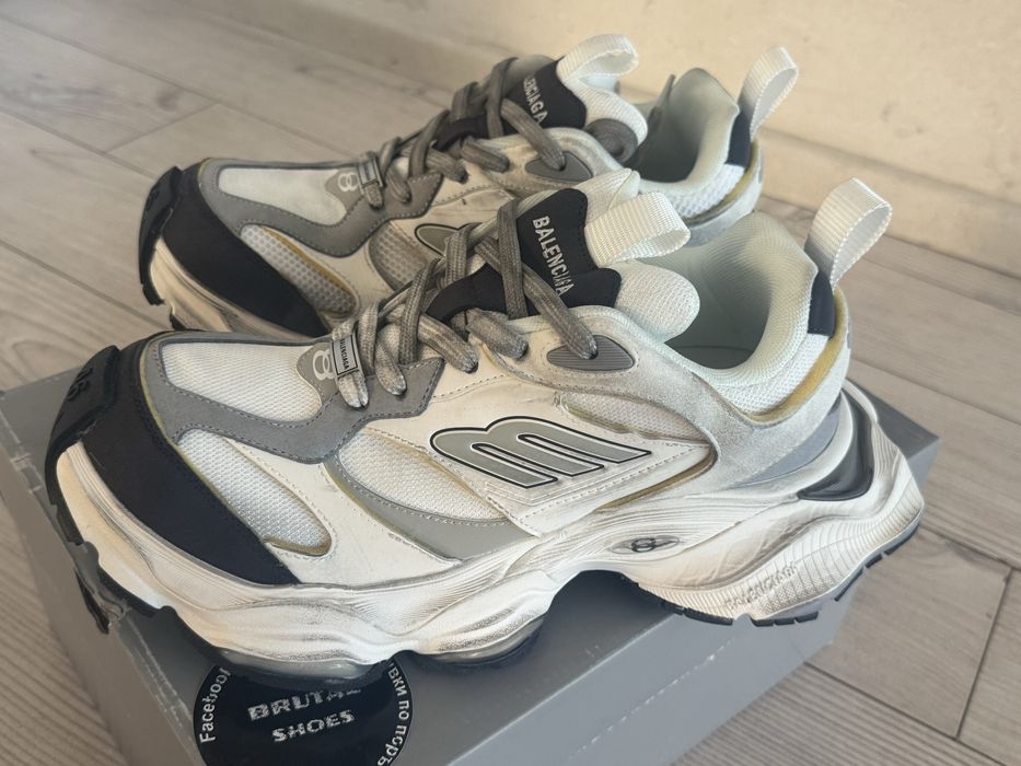 Balenciaga cargo 2025