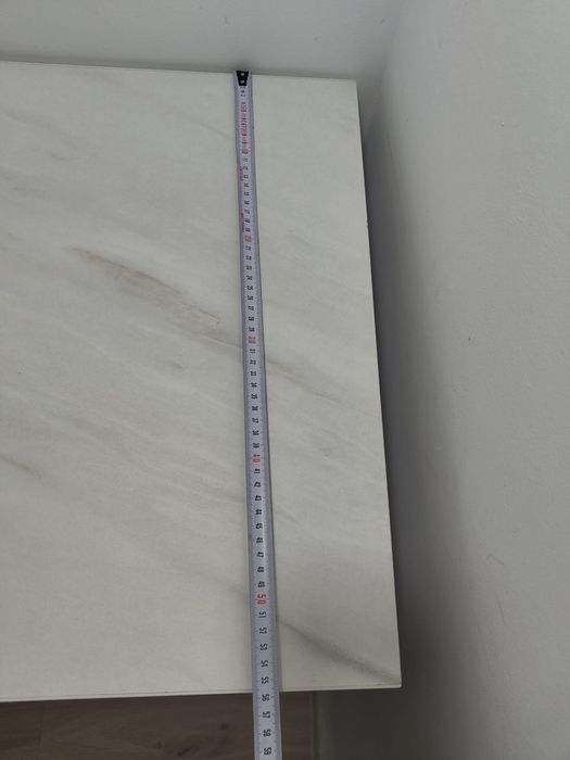 Masa cu compartiment secret