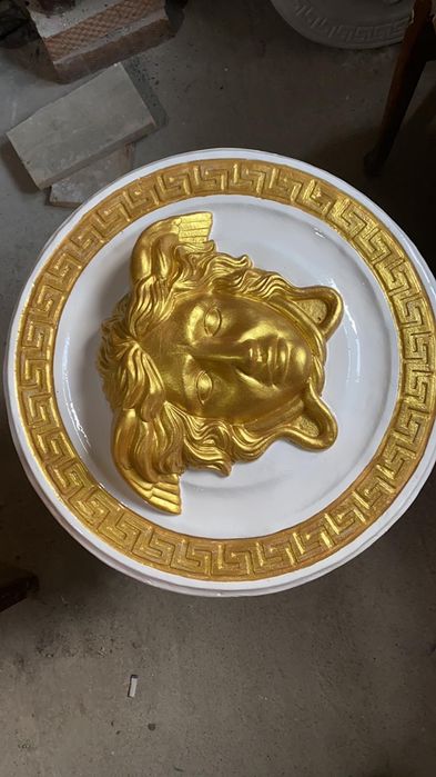 Vând ornamente ipsos, stalpi, scafe