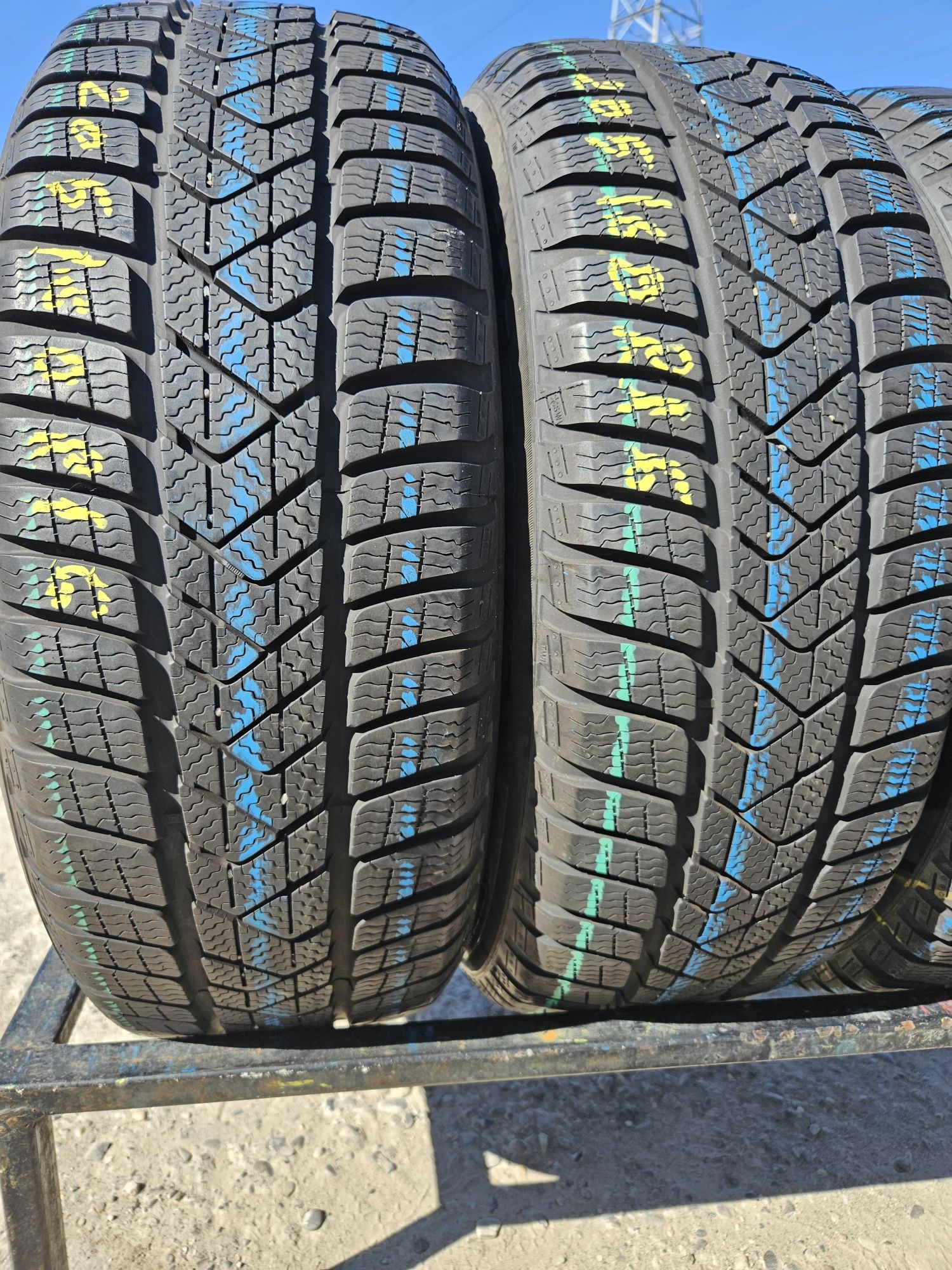 Vând anvelope m+s 205/60/16 205/60r16 PIRELLI