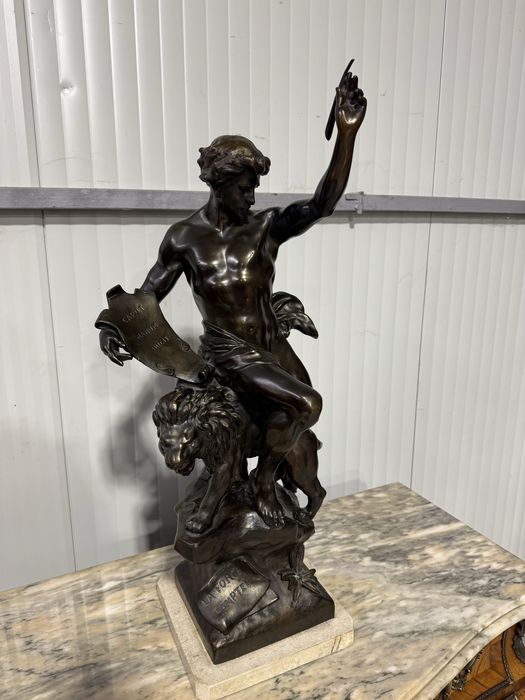 Statueta din antimoniu pe soclu de marmura, semnata