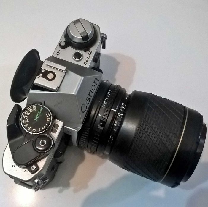 Canon AE-1 program functional vintage colectie pe film