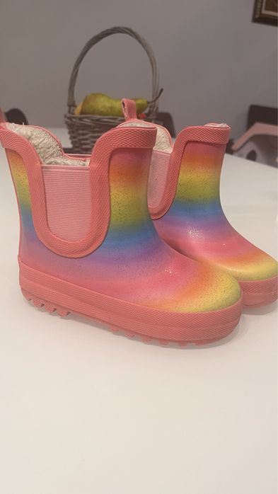 Топли ботушки next