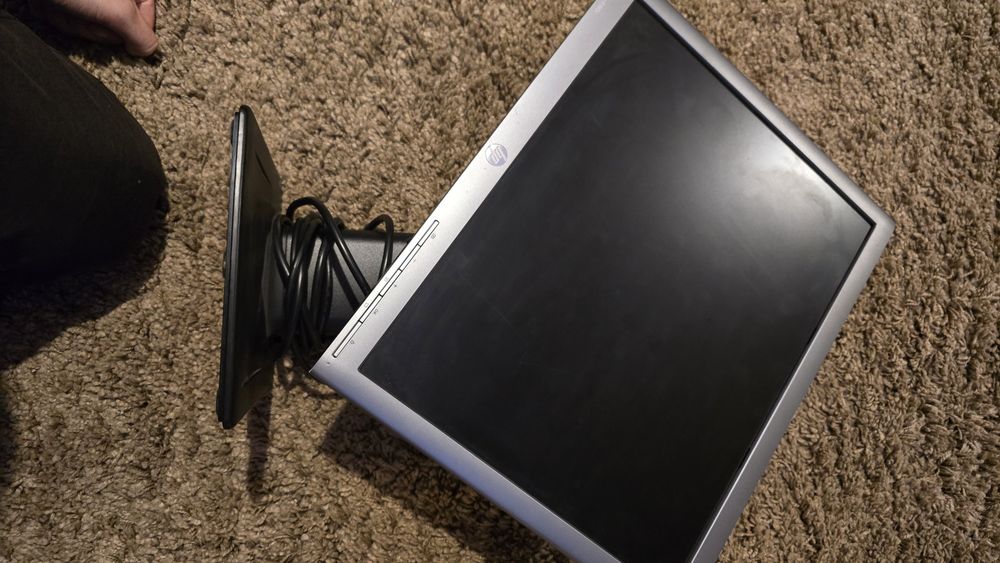 Monitor hp 19 inch