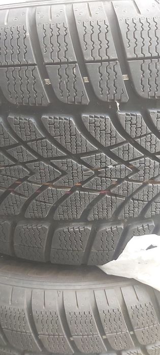 Vand 2 anvelope 295/40 R 20