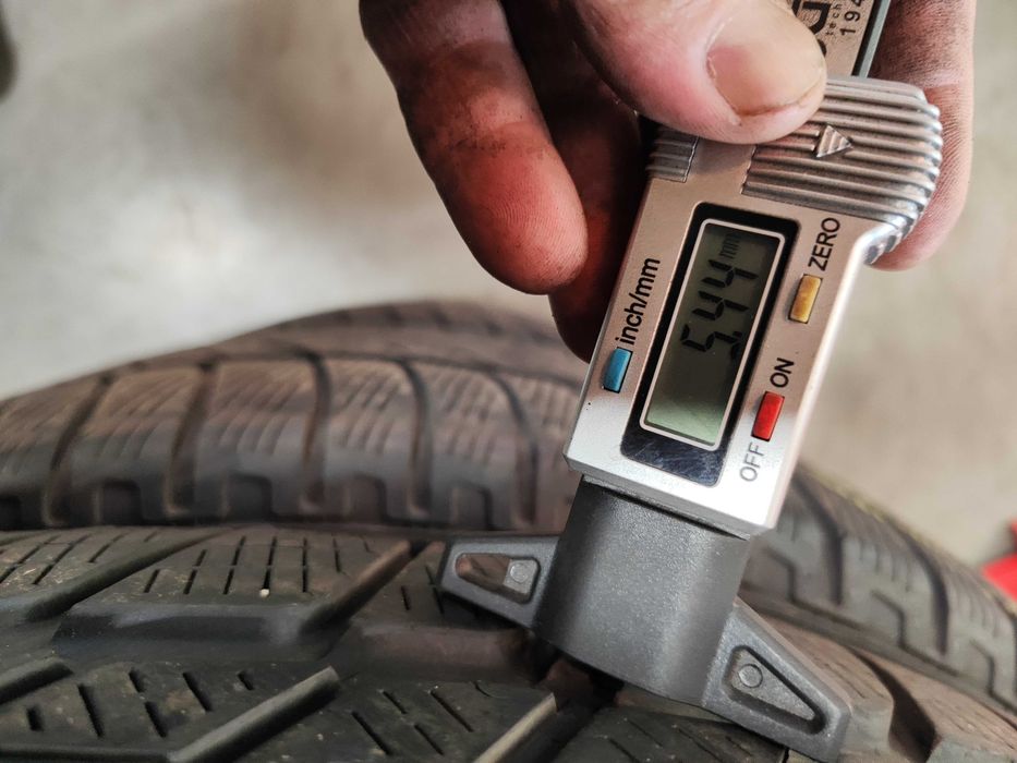 4бр. зимни гуми 255/60/20 Pirelli