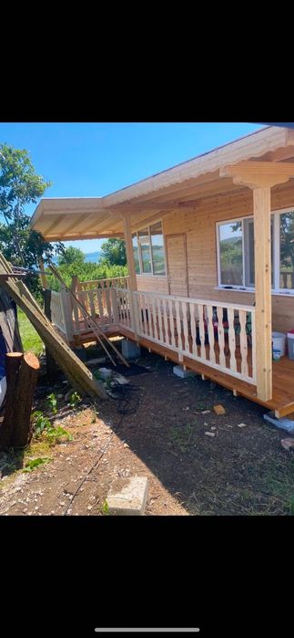 Изработвам дървени бунгала,навеси,огради и други.