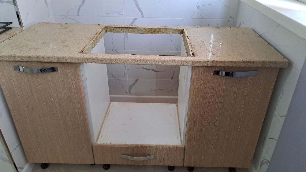 Отдам беспл.шкаф под плиту с духовкой. С вас плитка шокол.