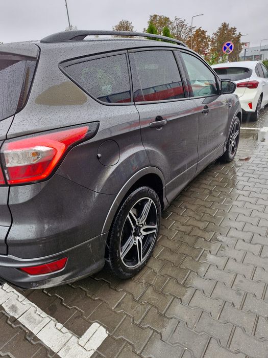 Ford Kuga EcoBoost 1.5 186CP 4x4 Benzina 2019 Automat Powershift 175