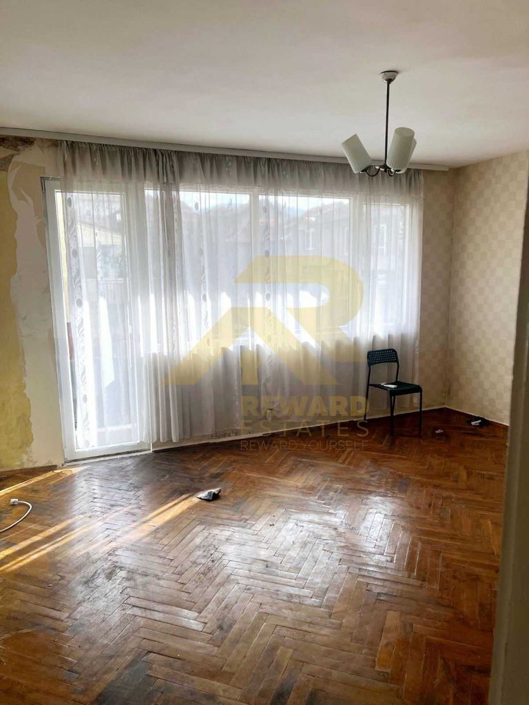 Продава се Тристаен апартамент в Перник, Църква - 101 кв.м за 1233 €/кв.м - Снимка #9