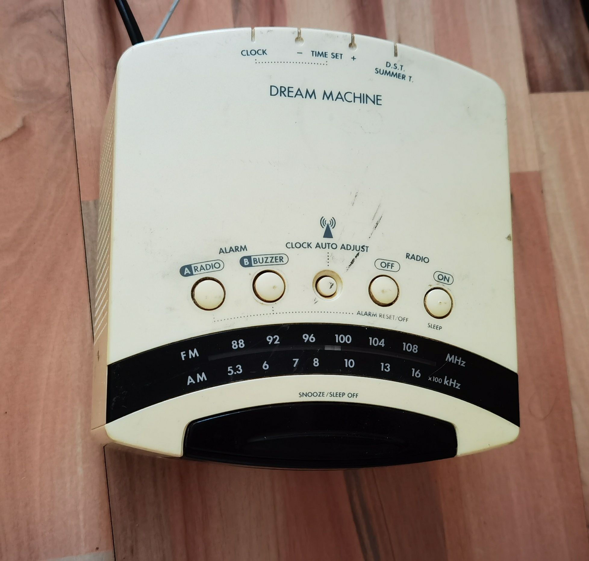 Radio cu ceas Sony Dream Machine retro vintage anii 90