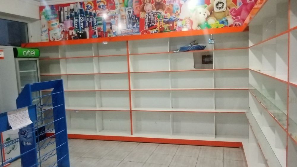 Magazin uchun mebel