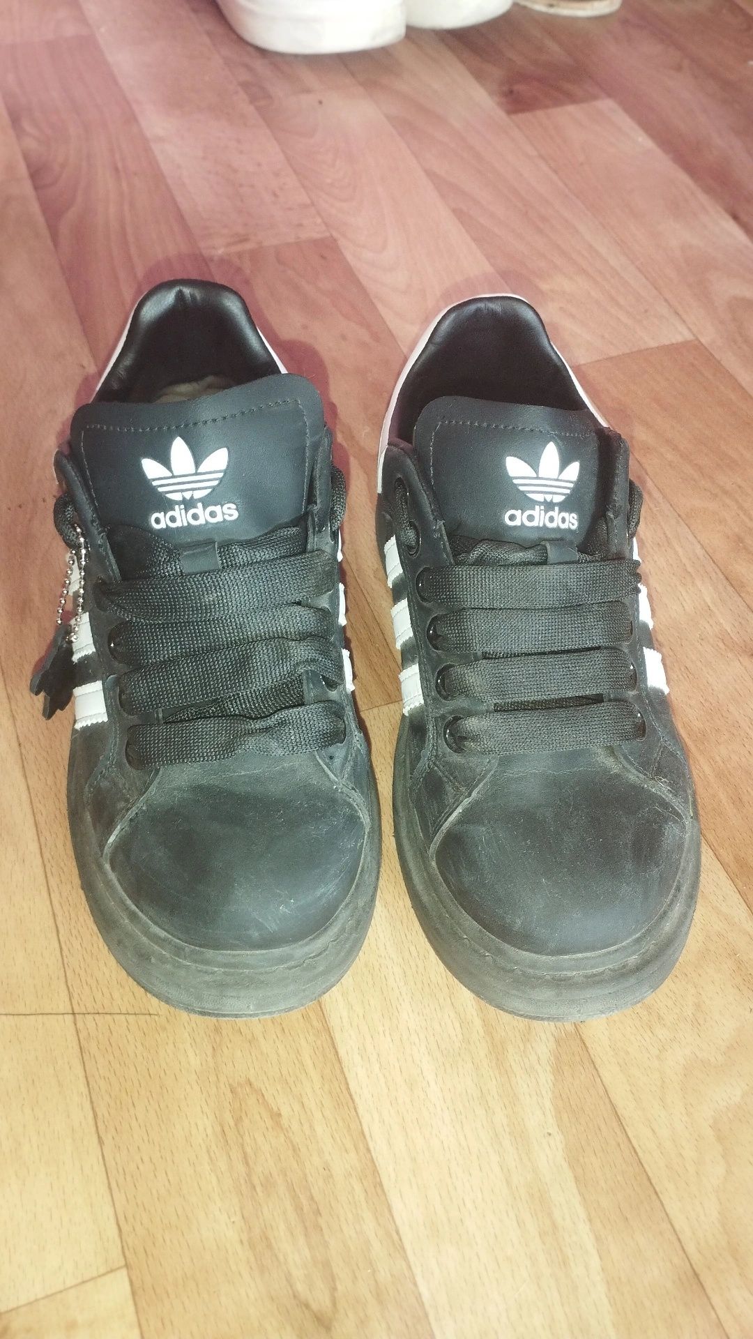 Продам Adidas на девушек