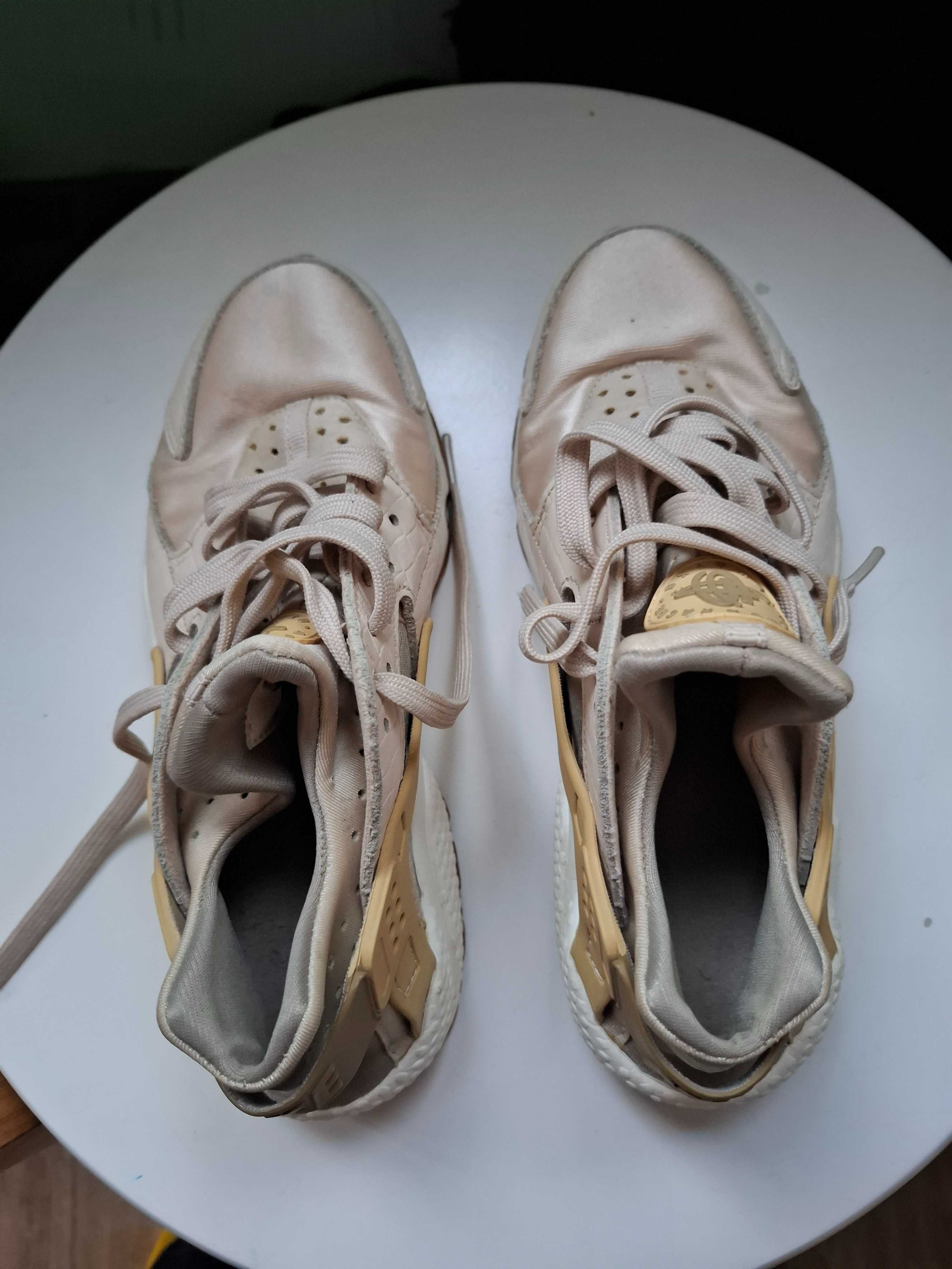 Продавам маратонки NIKE
