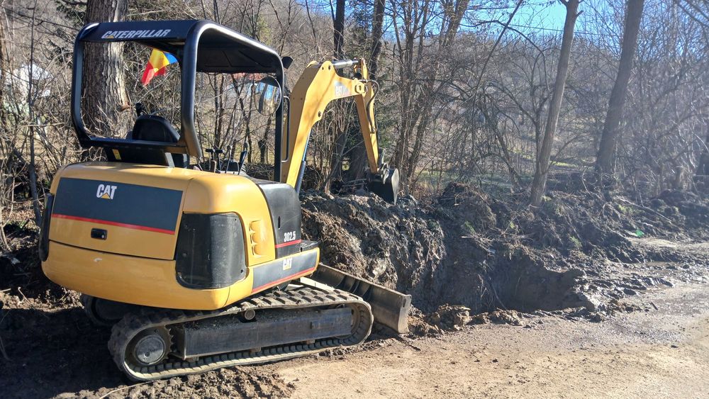 Săpături mecanizate cu miniexcavator