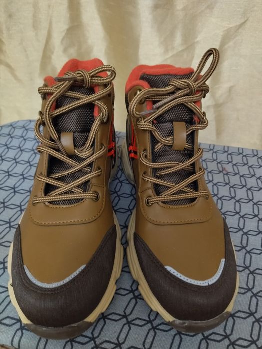 Дамски топли туристически обувки 37 номер умалени LC Waikiki