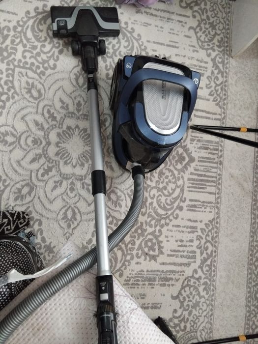 Продается без проводной плисос Дайсон