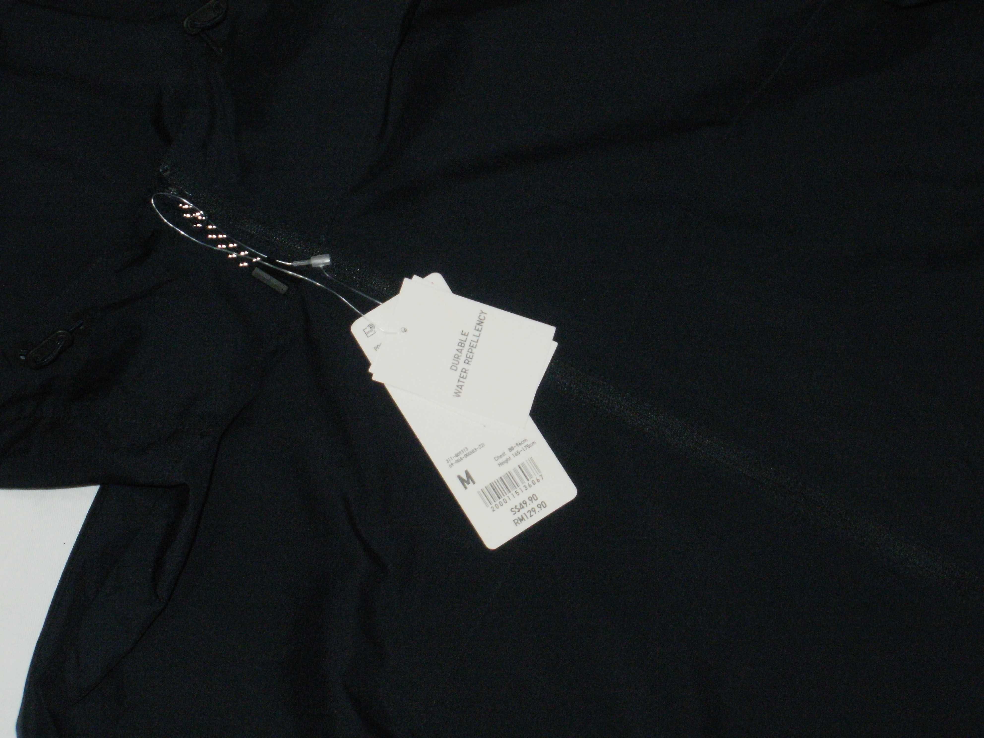UNIQLO нова мъжка ветровка с етикет М