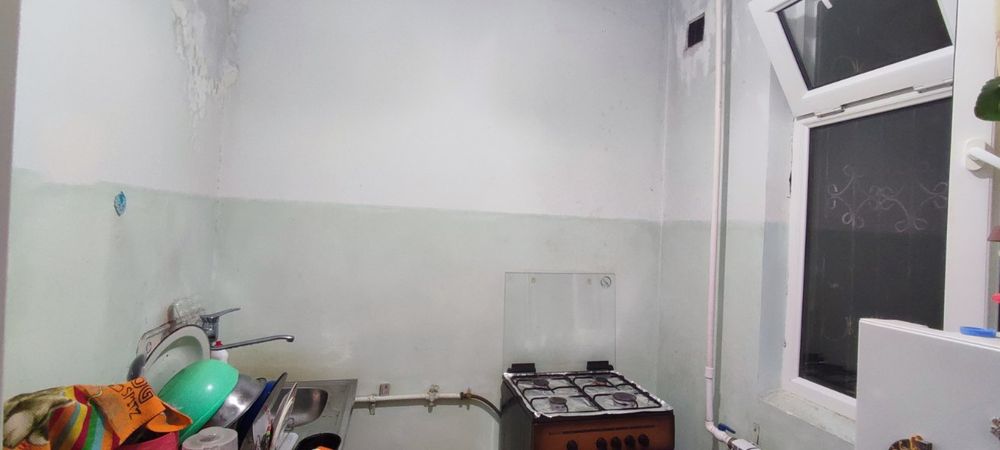 Чилонзор-12кв 1/1/4/Срочно Сотилади Ориентир Шох мет Сентир Йул йузида