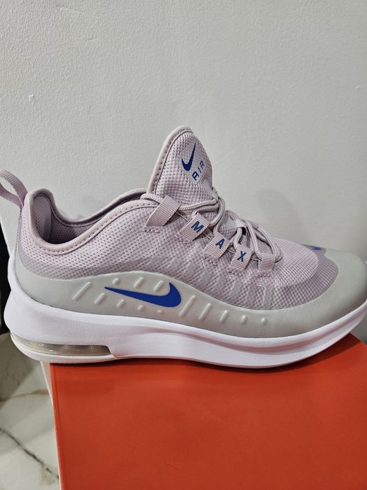 De vanzare adidasi nike