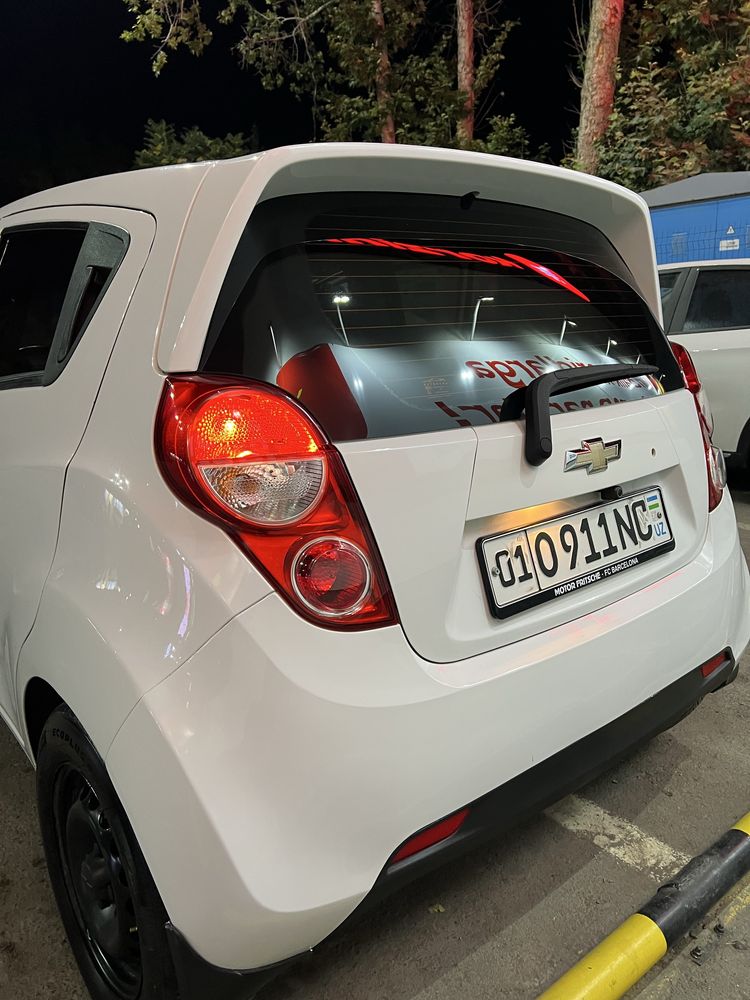 Chevrolet Spark 2015 год