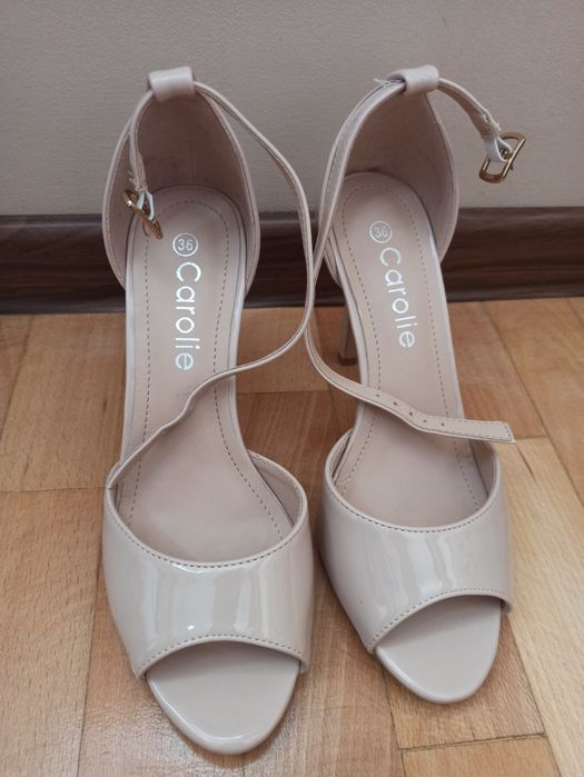 Vând pantofi mărimi 36 și 37