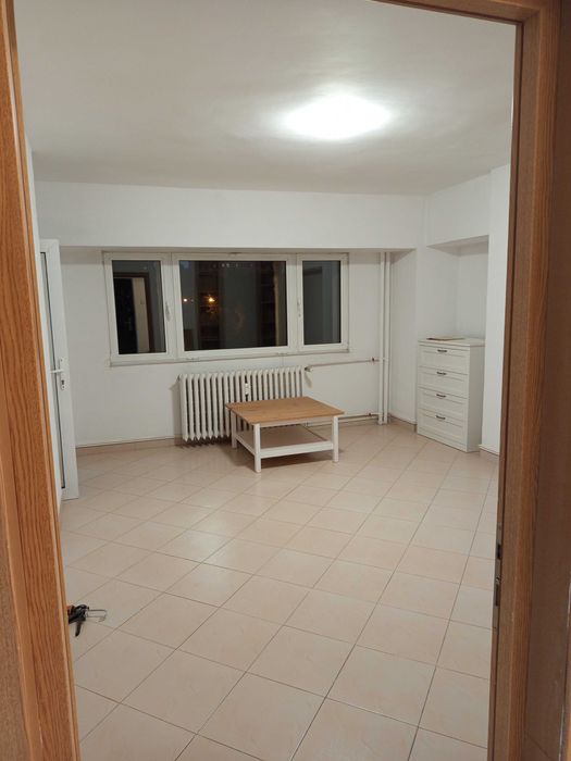 Chirie București, 2 camere, decomandat 500 €, lângă Palatul Parlament