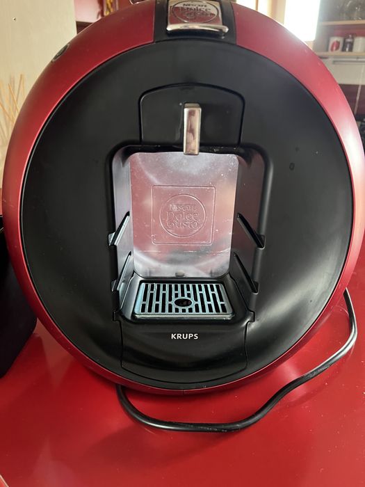 Aparat de cafea Dolce Gusto,face o cafea extraordinara,merita cumparat