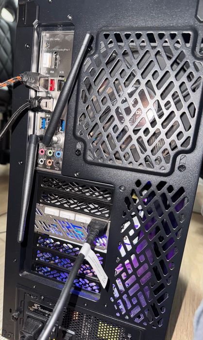 Геймърски компютър + Монитор