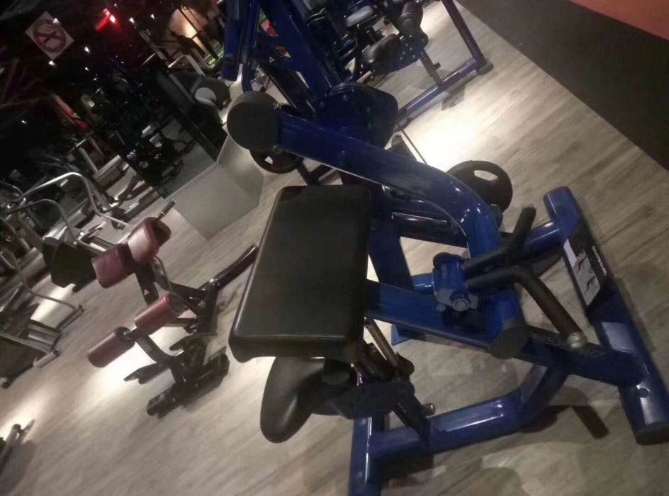 Фитнес уред Tech Pro Premium Series Plate Loaded Biceps Curl - НОВ