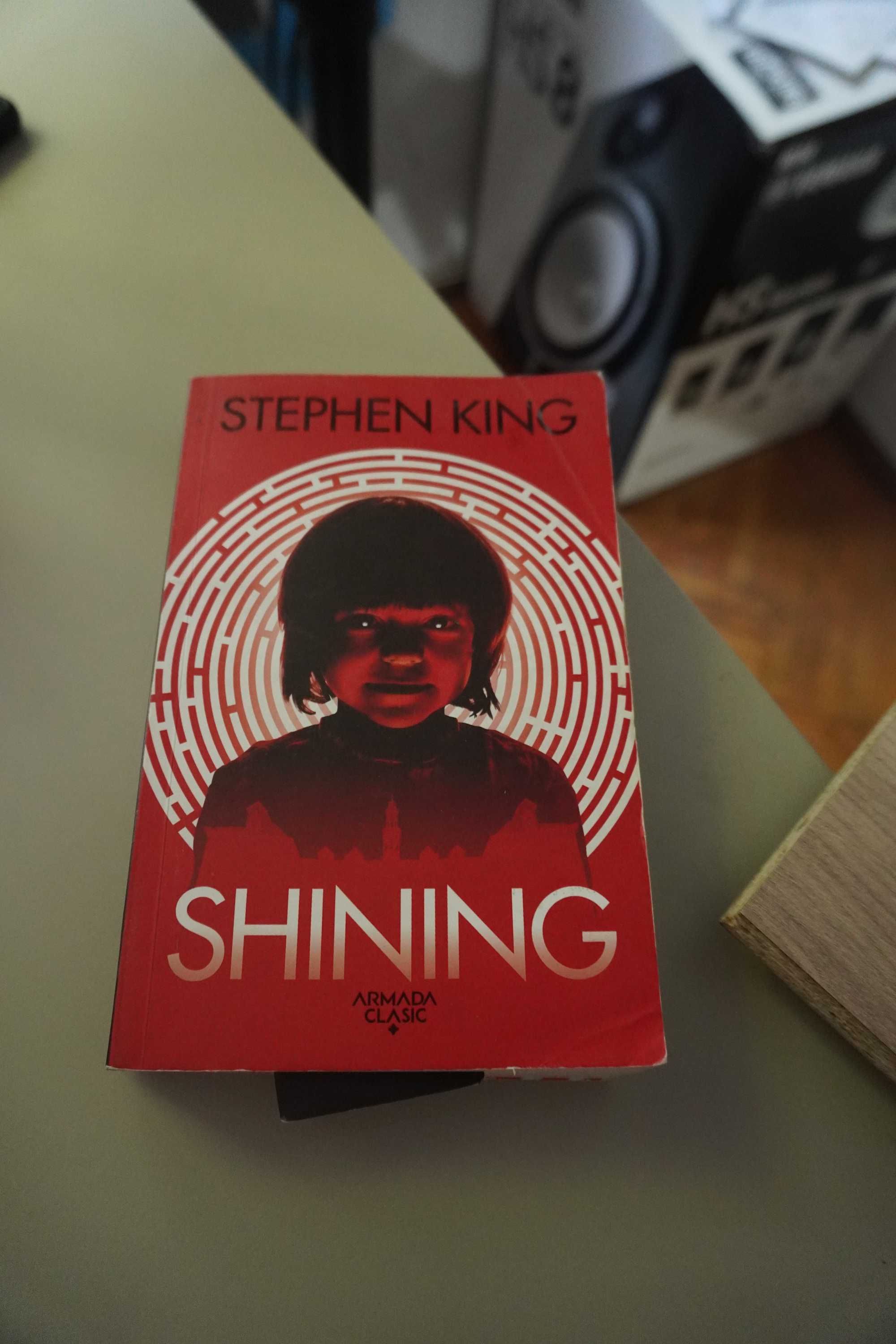 Carte Shining Stephen King