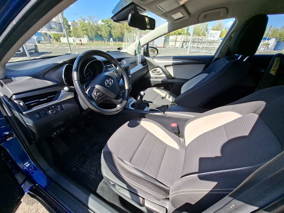 Toyota Avensis Touring Sports 2.0