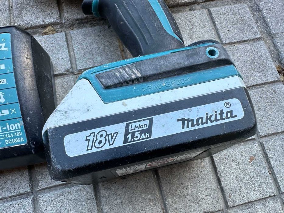 Акумулаторен винтоверт Makita TD127D, с батерия, зарядно и чанта